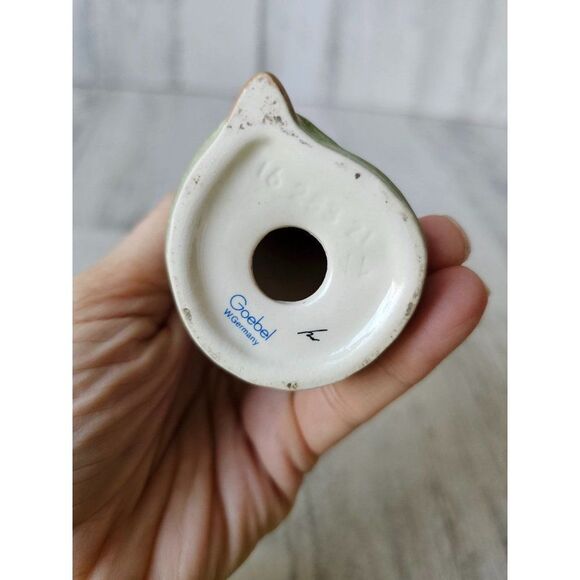 Goebel AS IS green lady Victorian 1628321 Germany figurine - Picture 9 of 9